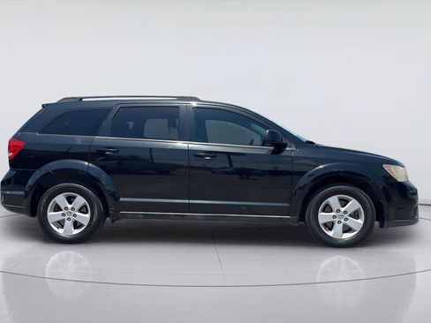 Used 2012 Dodge Journey SXT w/ Flexible Seating Group FWD image 2