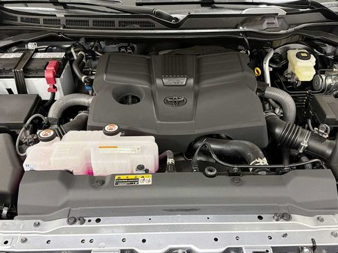 New 2026 Toyota Tundra SR5 AWD/4WD image 30