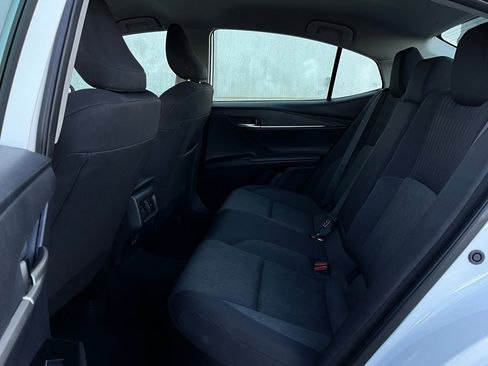 Used 2025 Toyota Camry LE image 10