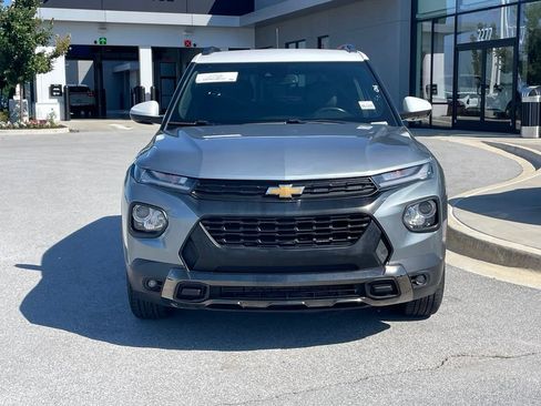 Used 2023 Chevrolet TrailBlazer ACTIV w/ Technology Package AWD/4WD image 2