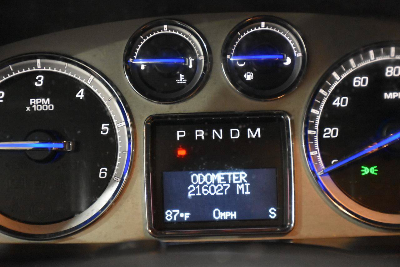 Used 2014 Cadillac Escalade Luxury RWD image 38