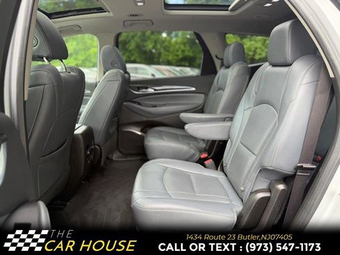 Used 2019 Buick Enclave Essence AWD/4WD image 17