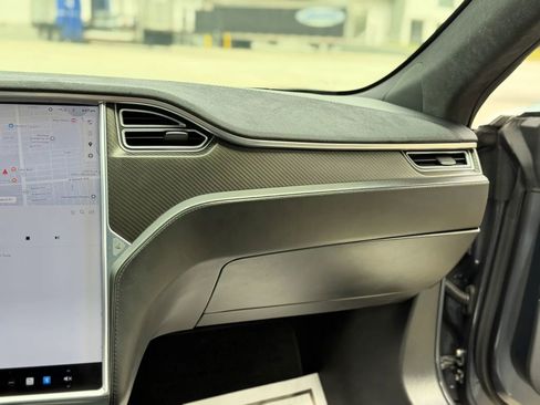 Used 2016 Tesla Model S 60 image 24