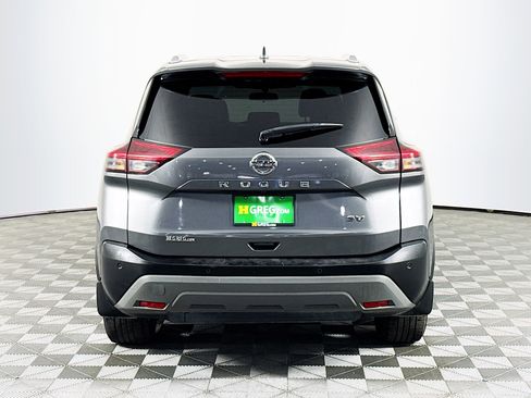 Used 2021 Nissan Rogue SV w/ Premium Package image 8