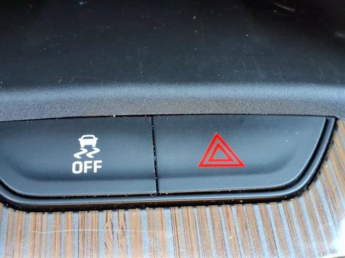 Used 2019 GMC Acadia SLE FWD image 15