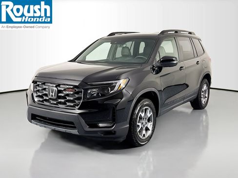 Certified 2023 Honda Passport TrailSport image 1