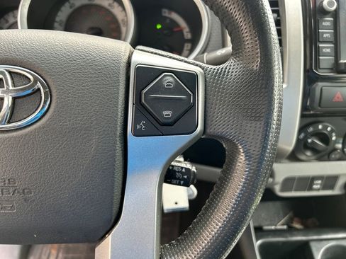 Used 2014 Toyota Tacoma PreRunner image 20