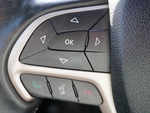 Used 2016 Jeep Grand Cherokee Limited w/ Luxury Group II image 11