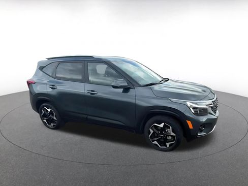 Used 2025 Kia Seltos S image 2