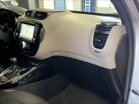 Used 2019 Kia Soul + w/ Audio Package FWD image 13