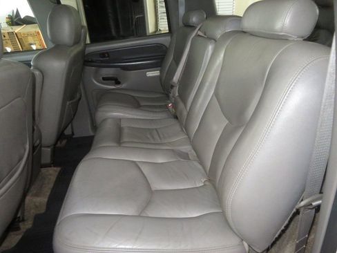 Used 2003 Chevrolet Suburban Z71 AWD/4WD image 26