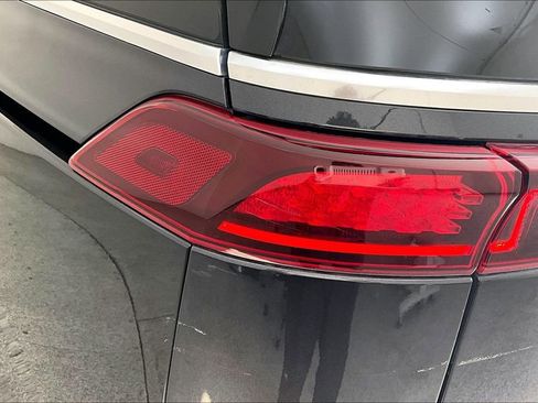 Used 2022 Kia Carnival SX Prestige image 40