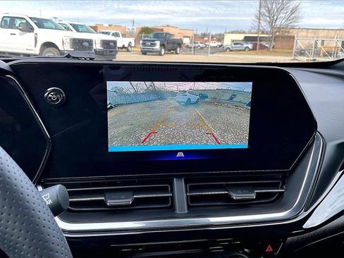 Used 2024 Chevrolet Trax RS w/ Driver Confidence Package image 21