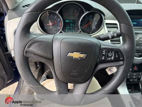 Used 2013 Chevrolet Cruze LS FWD image 11