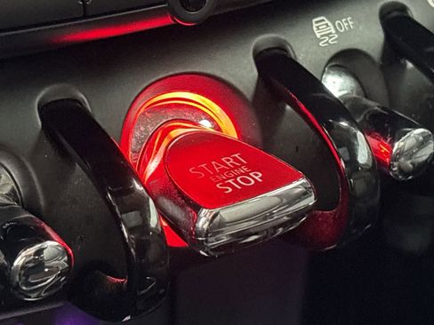 Used 2018 MINI Cooper S image 31