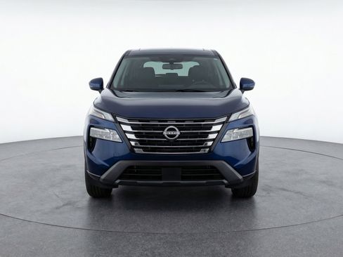 Used 2025 Nissan Rogue SV image 2