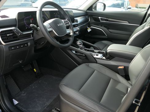New 2025 Kia Telluride S image 10