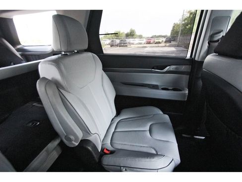 Used 2024 Hyundai Palisade SEL w/ Premium Package FWD image 13