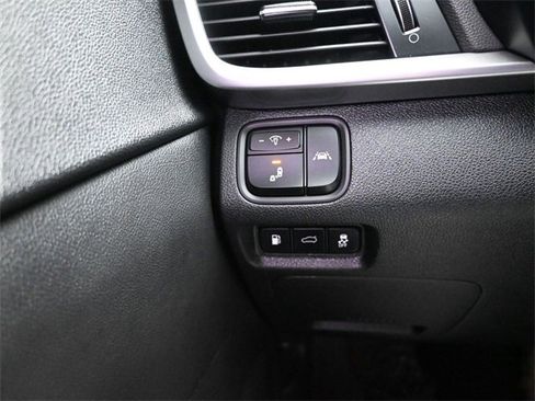 Used 2020 Kia Optima Premium image 25