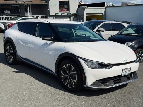 Used 2024 Kia EV6 Light AWD/4WD image 3