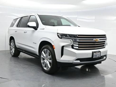 Used 2022 Chevrolet Tahoe High Country w/ Premium Package 2 AWD/4WD image 45