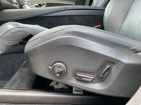 Certified 2023 Volvo XC90 T8 Ultimate w/ Lounge Package AWD/4WD image 17