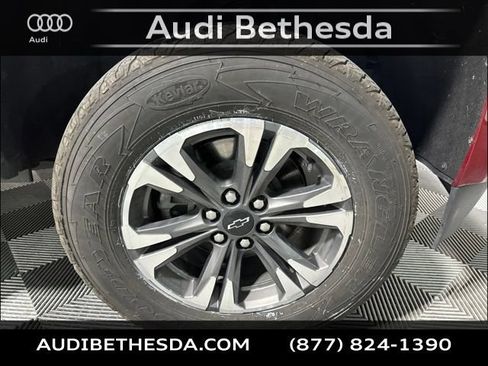 Used 2022 Chevrolet Colorado Z71 AWD/4WD image 9