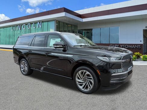 New 2025 Lincoln Navigator L Reserve AWD/4WD image 2