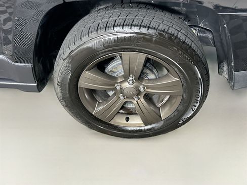 Used 2016 Jeep Patriot 75th Anniversary w/ Power Value Group FWD image 11