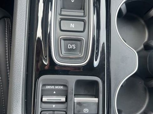 Certified 2024 Honda Pilot Touring image 37
