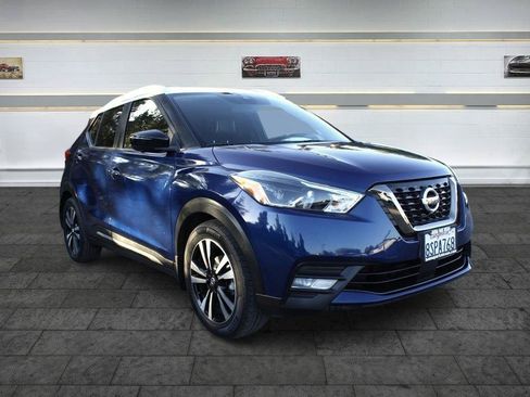Used 2020 Nissan Kicks SR w/ SR Premium Package FWD image 1