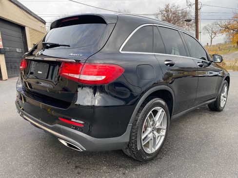 Used 2019 Mercedes-Benz GLC 300 4MATIC image 3