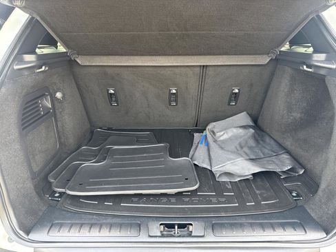 Used 2017 Land Rover Range Rover Evoque SE image 21