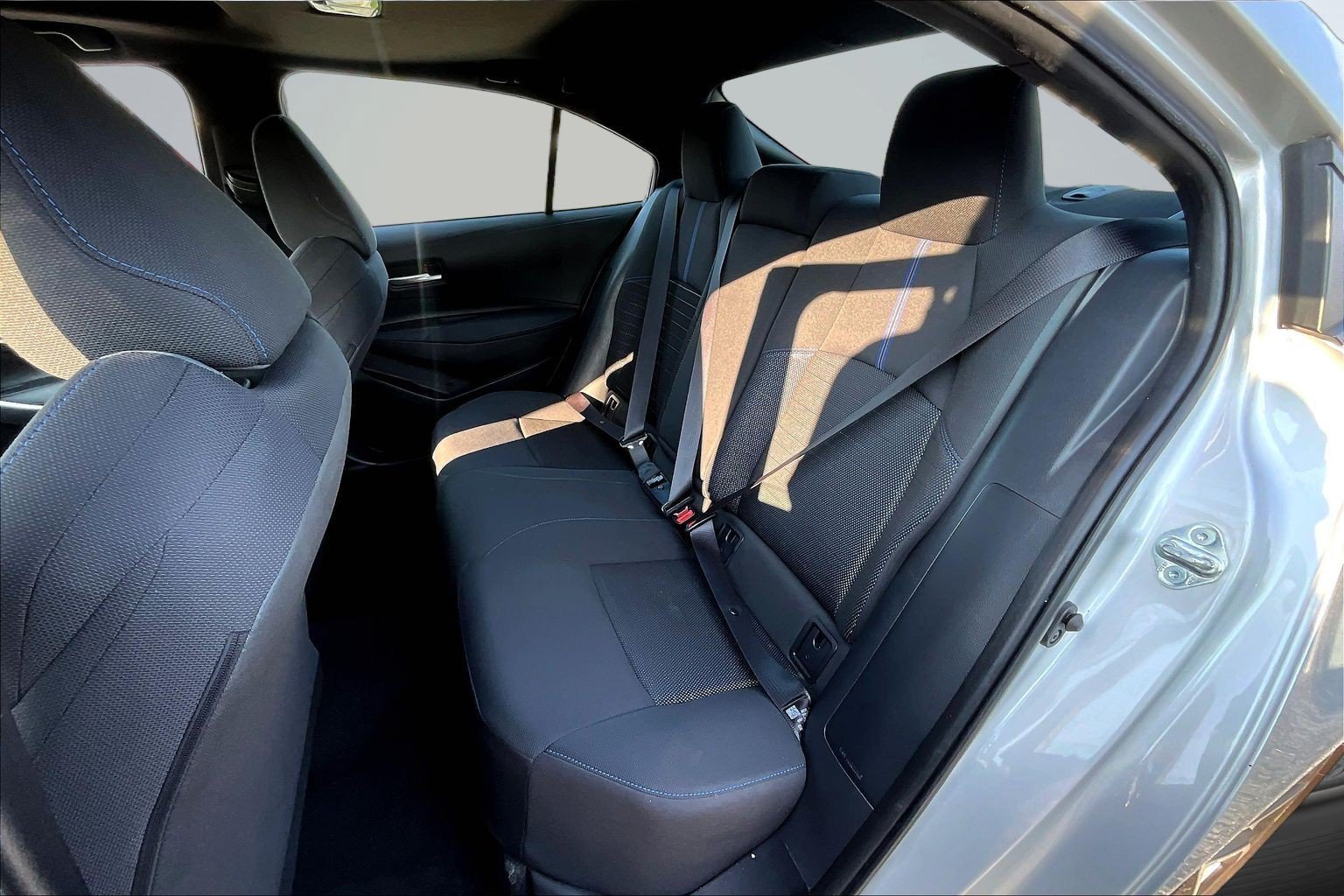 Used 2021 Toyota Corolla SE w/ SE Premium Package FWD image 19