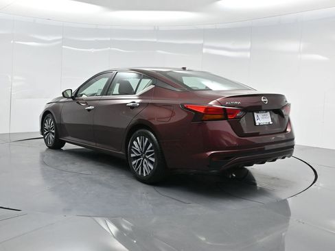 Used 2024 Nissan Altima 2.5 SV image 6