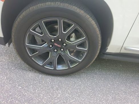 Used 2023 GMC Yukon Denali image 10