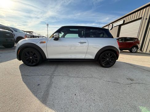 Used 2016 MINI Cooper 2-Door Hardtop image 17