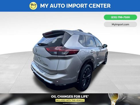 Used 2025 Nissan Rogue Platinum w/ Platinum Premium Package FWD image 6