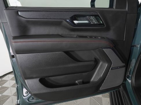 Used 2026 GMC Yukon AT4 Ultimate w/ LPO, Illumination Package AWD/4WD image 18