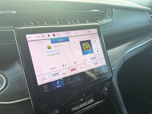 Used 2023 Jeep Grand Cherokee Limited image 10