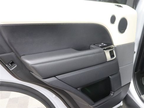 Used 2019 Land Rover Range Rover Sport HSE Dynamic image 24