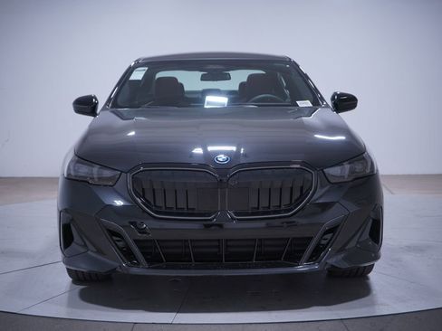 New 2026 BMW 550e xDrive w/ Premium Package image 4