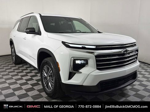 Certified 2024 Chevrolet Traverse LT FWD image 1
