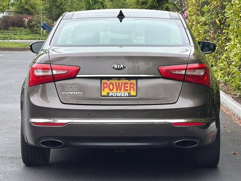 Used 2015 Kia Cadenza Premium w/ Luxury Package FWD image 5