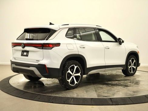 New 2026 Volkswagen Tiguan SE AWD/4WD image 3