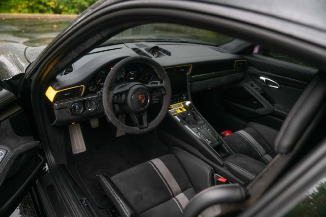 Used 2018 Porsche 911 GT3 RWD image 32
