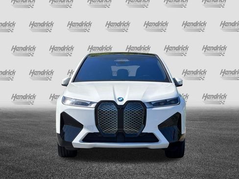 Used 2024 BMW iX xDrive50 w/ Sport Package AWD/4WD image 10