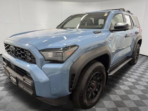 Used 2025 Toyota 4Runner TRD Off-Road Premium AWD/4WD image 3