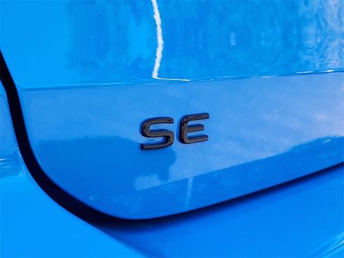 New 2026 Volkswagen Taos SE image 6