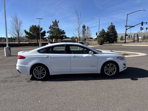 Used 2019 Ford Fusion Titanium image 2